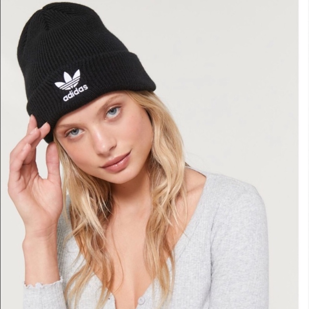 NWOT Adidas original trefoil beanie